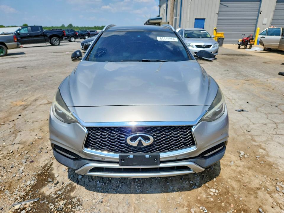 2017 INFINITI QX30 BASE — Фото 5 из 12