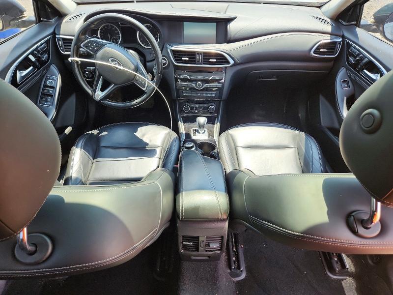 2017 INFINITI QX30 BASE — Фото 8 из 12