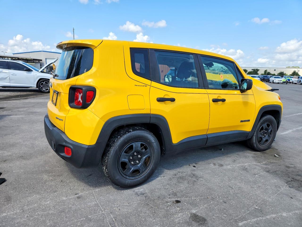 2017 JEEP RENEGADE SPORT — Фото 3 из 13