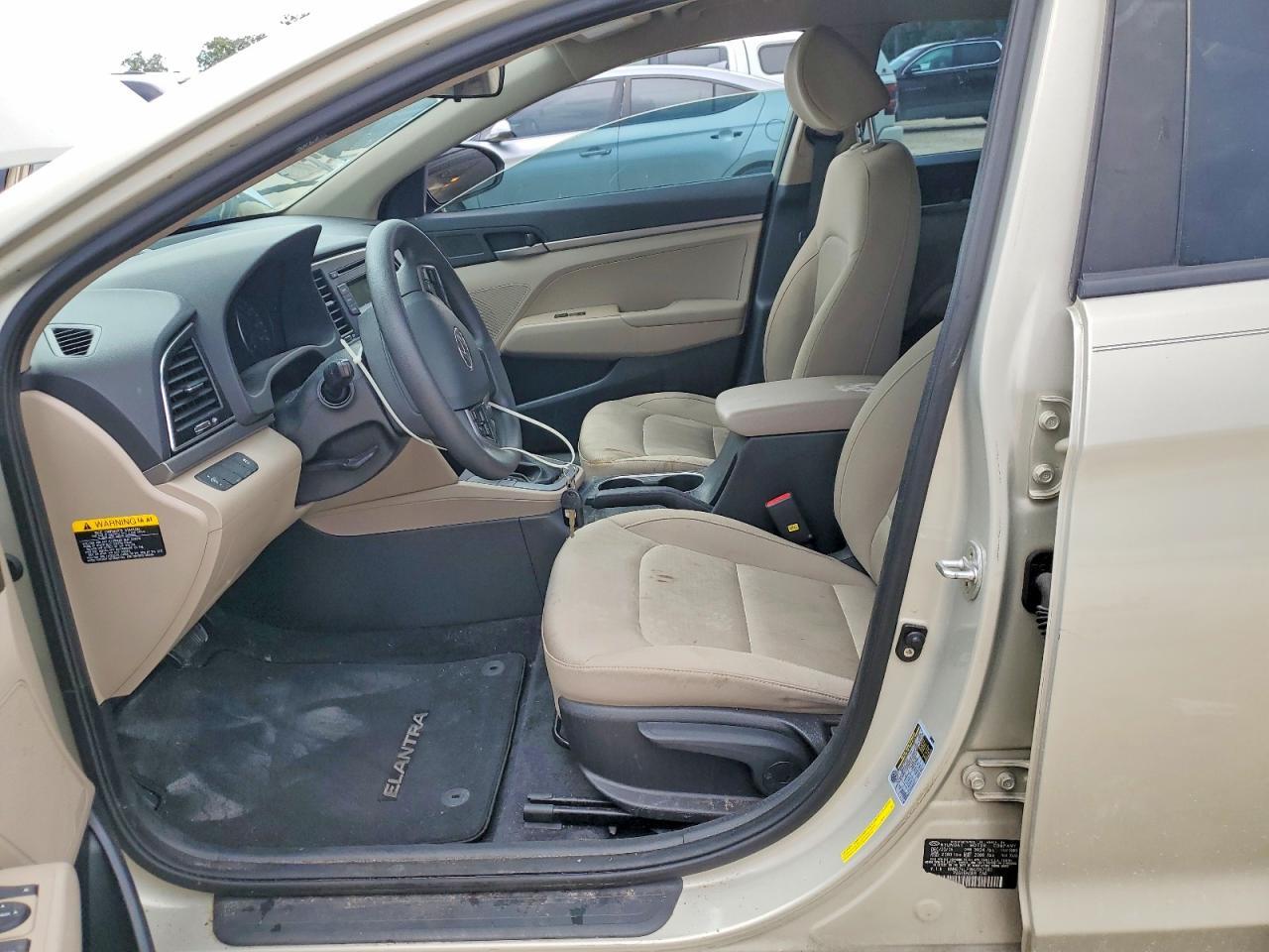 2017 HYUNDAI ELANTRA SE — Фото 7 из 12