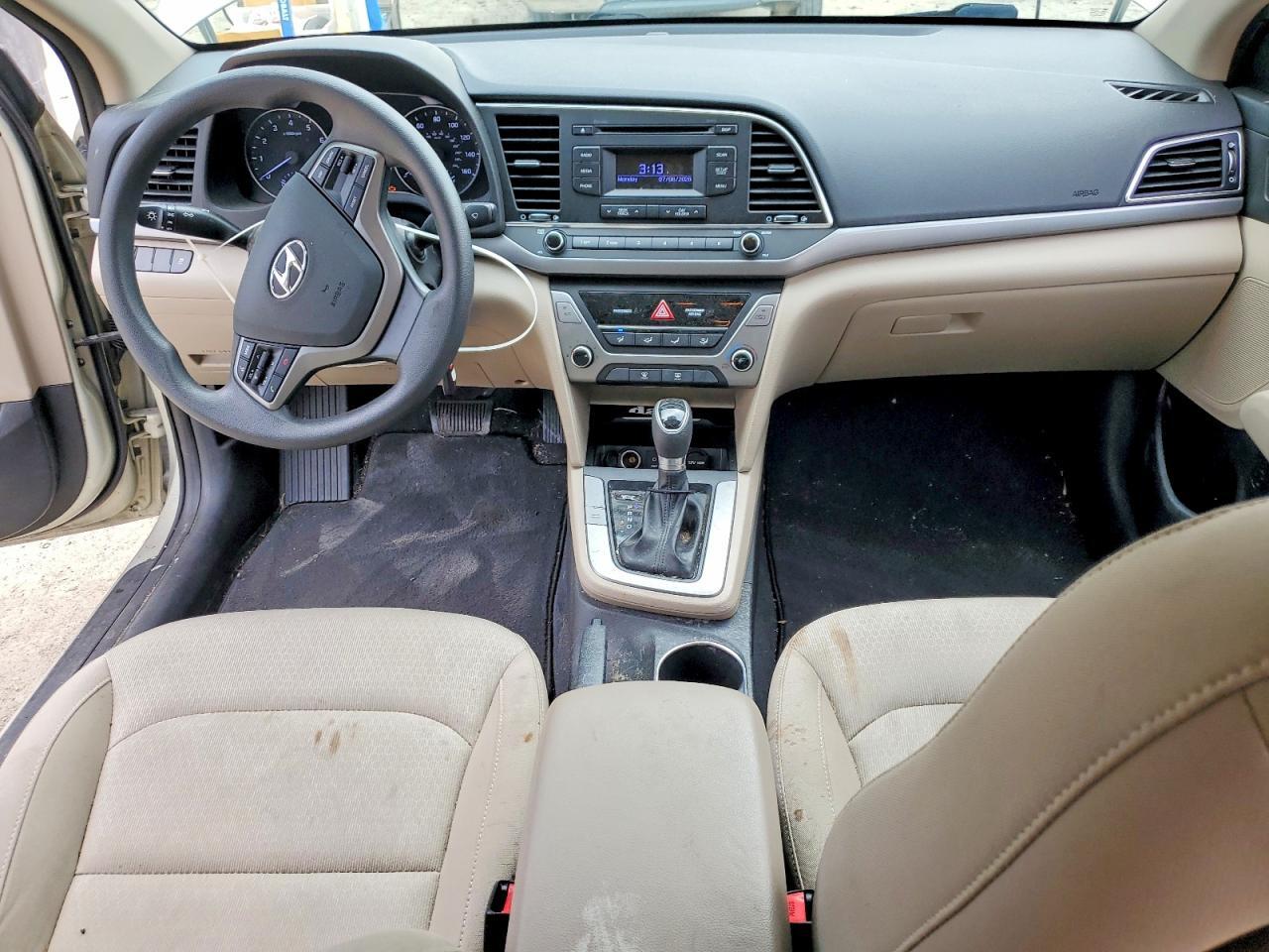 2017 HYUNDAI ELANTRA SE — Фото 8 из 12