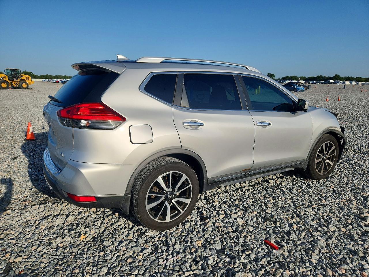 2017 NISSAN ROGUE SL — Фото 3 из 12