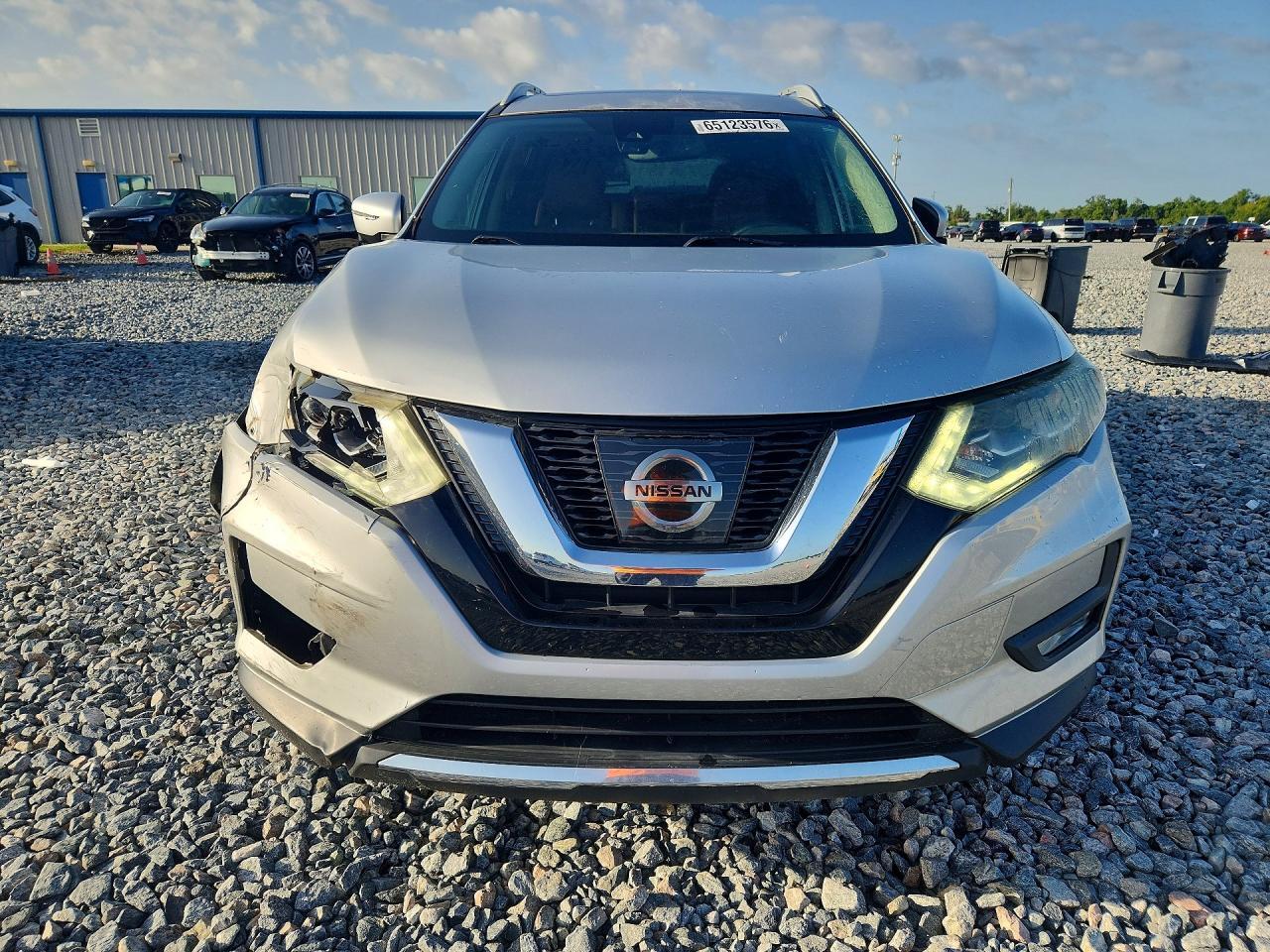2017 NISSAN ROGUE SL — Фото 5 из 12