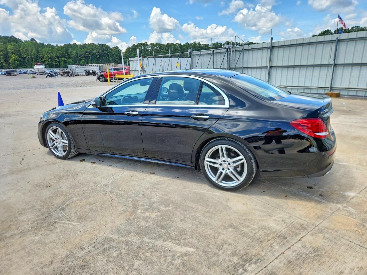 WDDZF4JB9HA069276 2017 MERCEDES-BENZ E photo no. 2