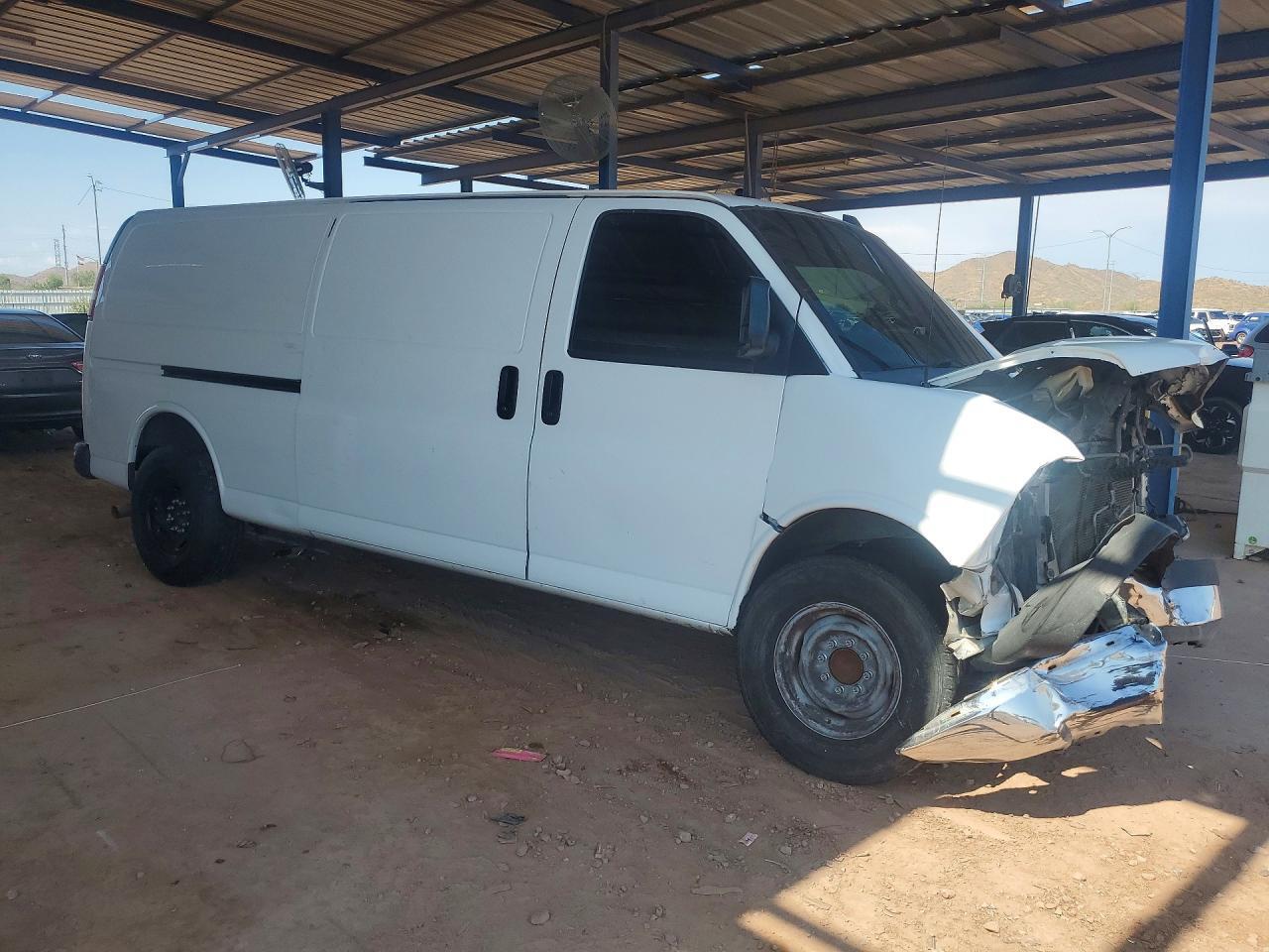 1GCWGBFF2H1101155 2017 CHEVROLET EXPRESS 2500 photo no. 4