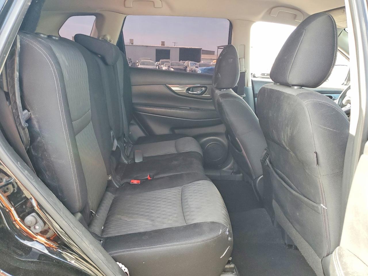 2017 NISSAN ROGUE SV — Фото 11 из 13