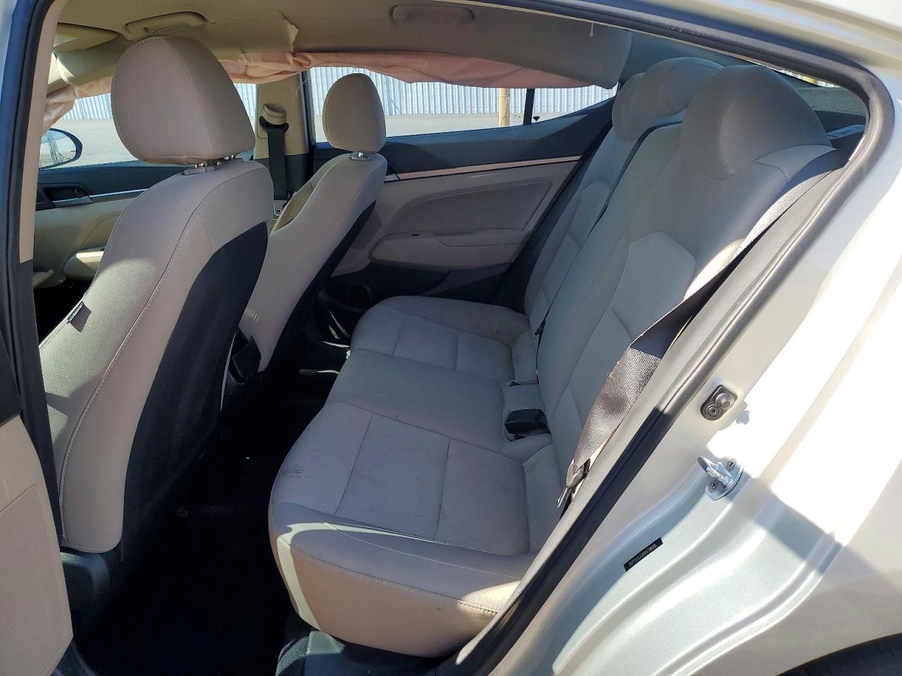 5NPD84LF9HH119018 2017 HYUNDAI ELANTRA photo no. 10