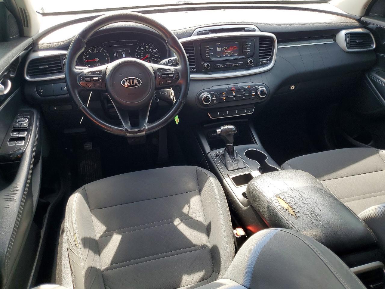 2016 KIA SORENTO LX — Фото 8 из 13