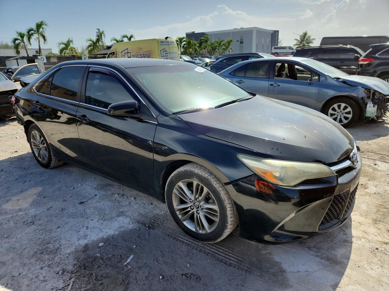 2016 TOYOTA CAMRY SE — Фото 4 из 12