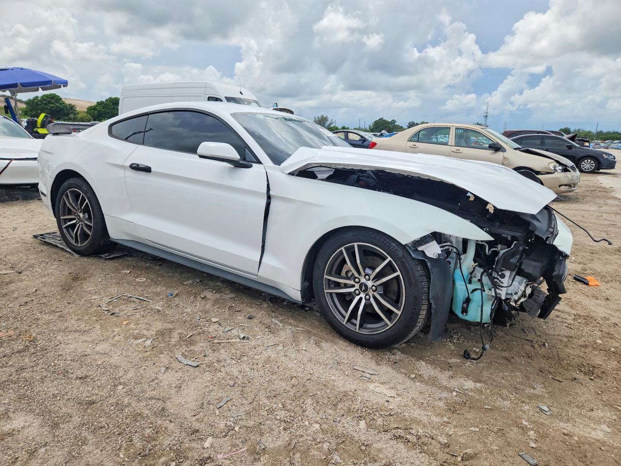 2016 FORD MUSTANG — Фото 4 из 13