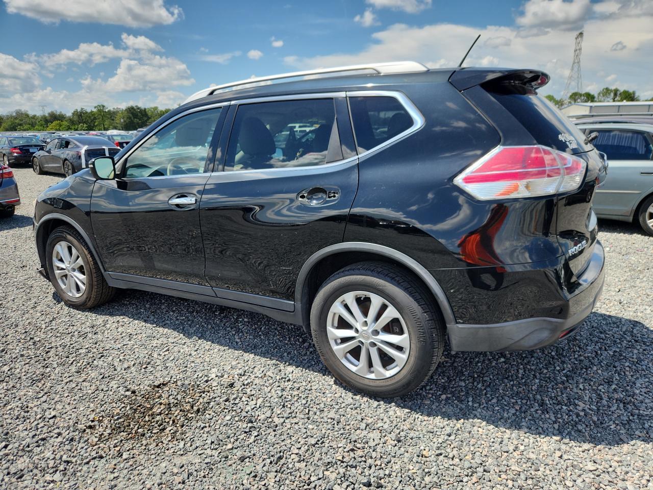 2015 NISSAN ROGUE SV — Фото 2 из 13