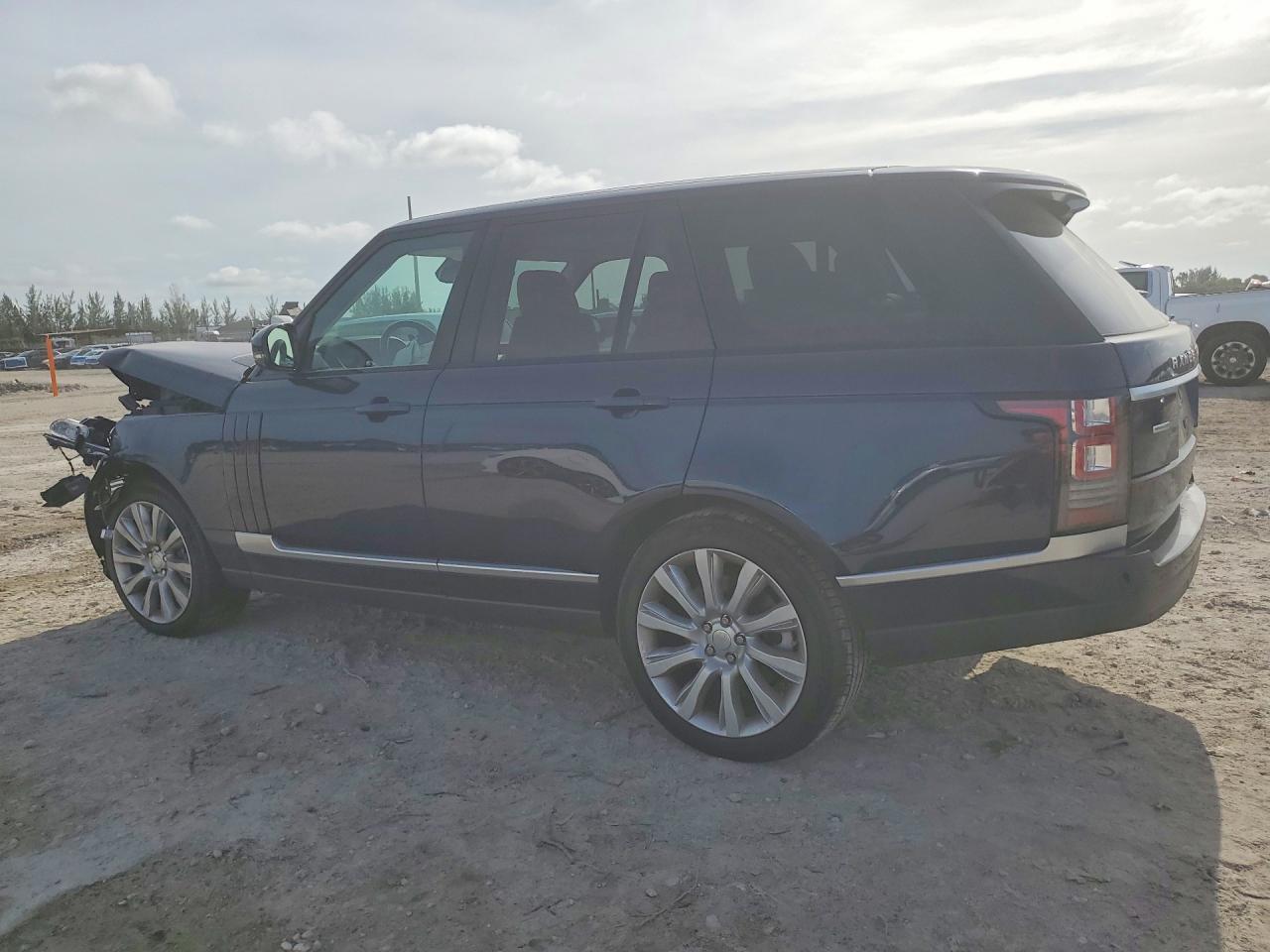 2015 LAND ROVER RANGE ROVER SUPERCHARGED — Фото 2 из 13