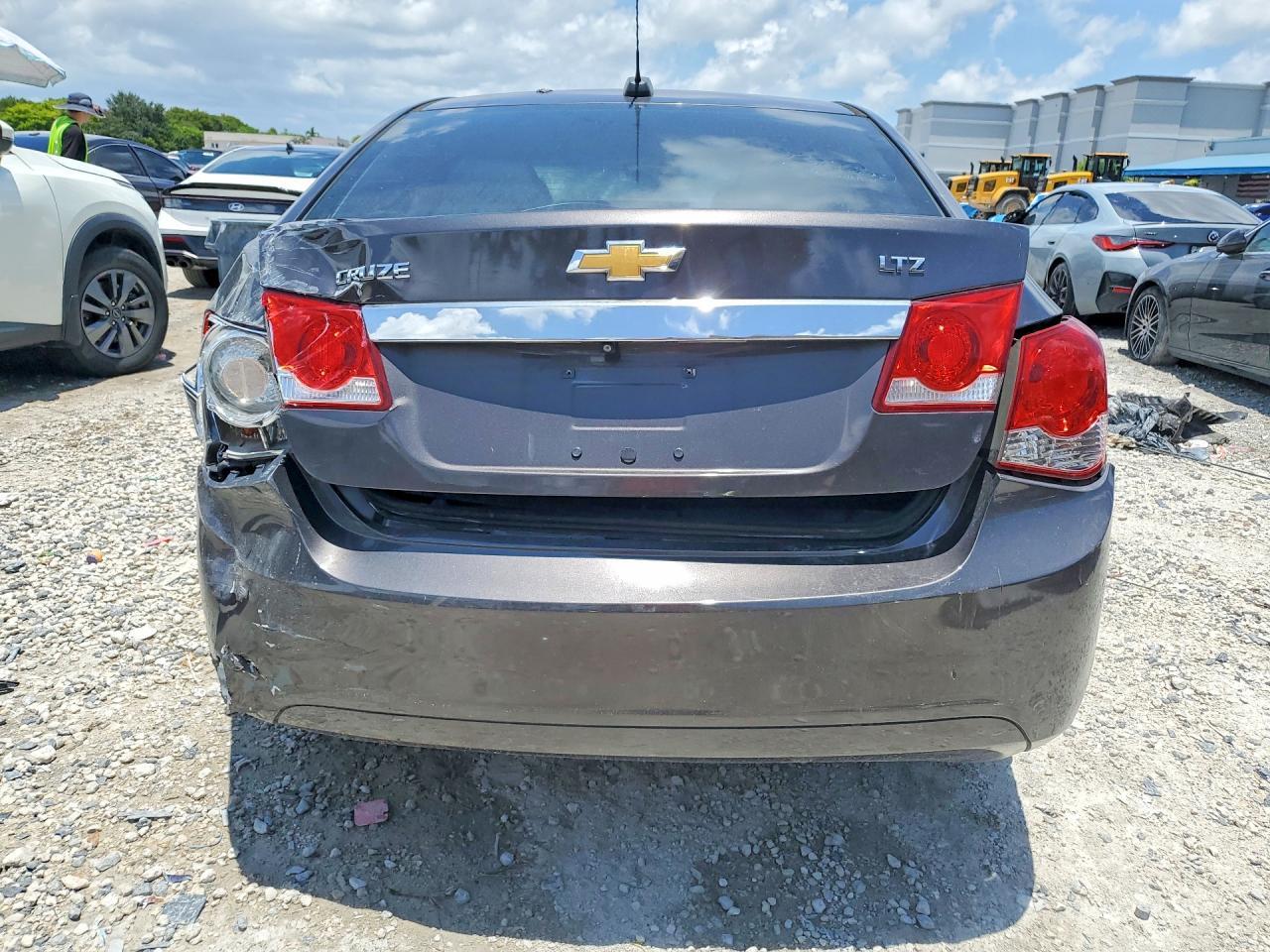 2015 CHEVROLET CRUZE LTZ — Фото 6 из 12
