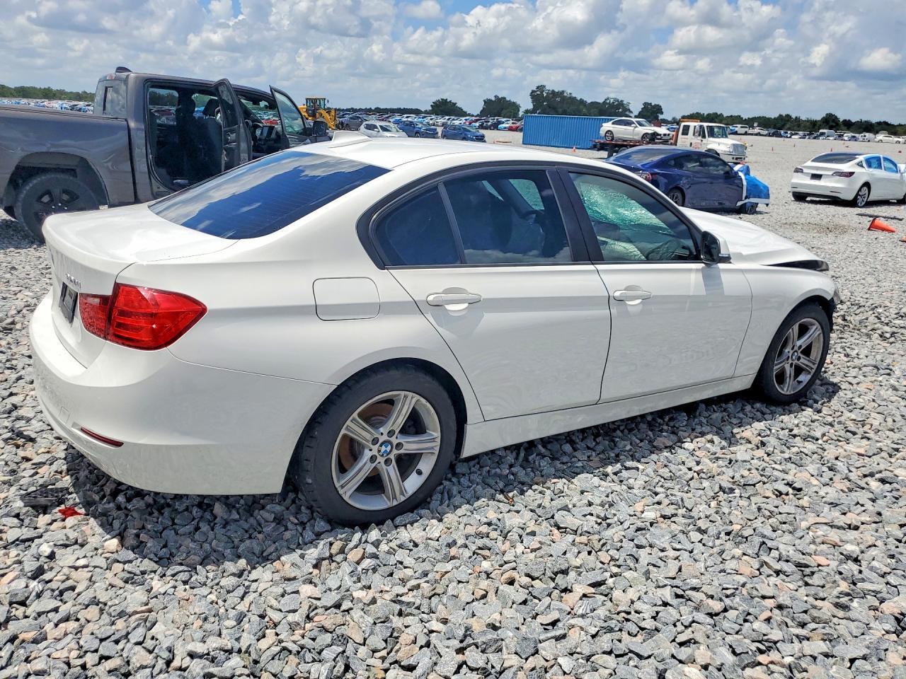 2015 BMW 320 I — Фото 3 из 13