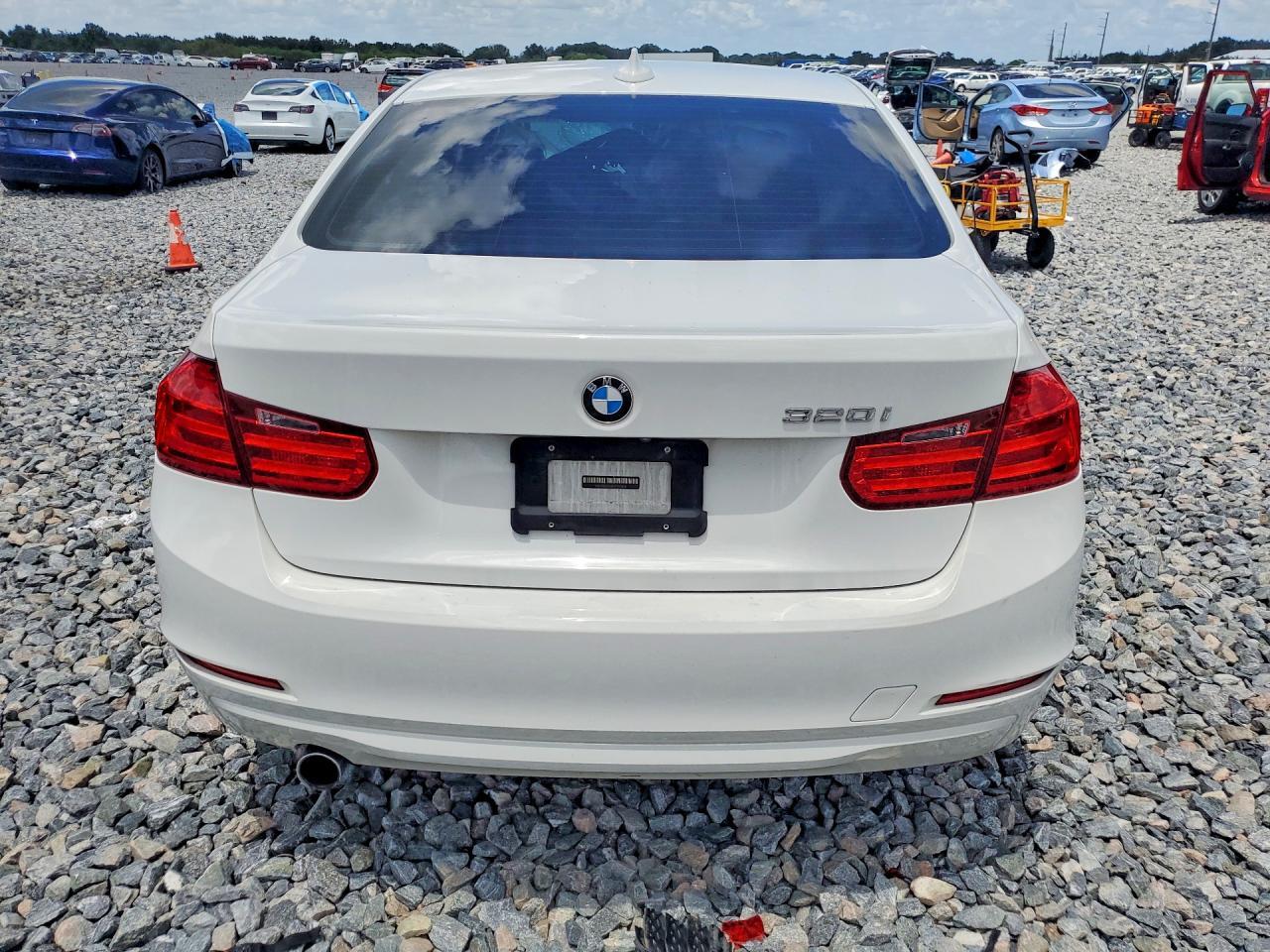 2015 BMW 320 I — Фото 6 из 13