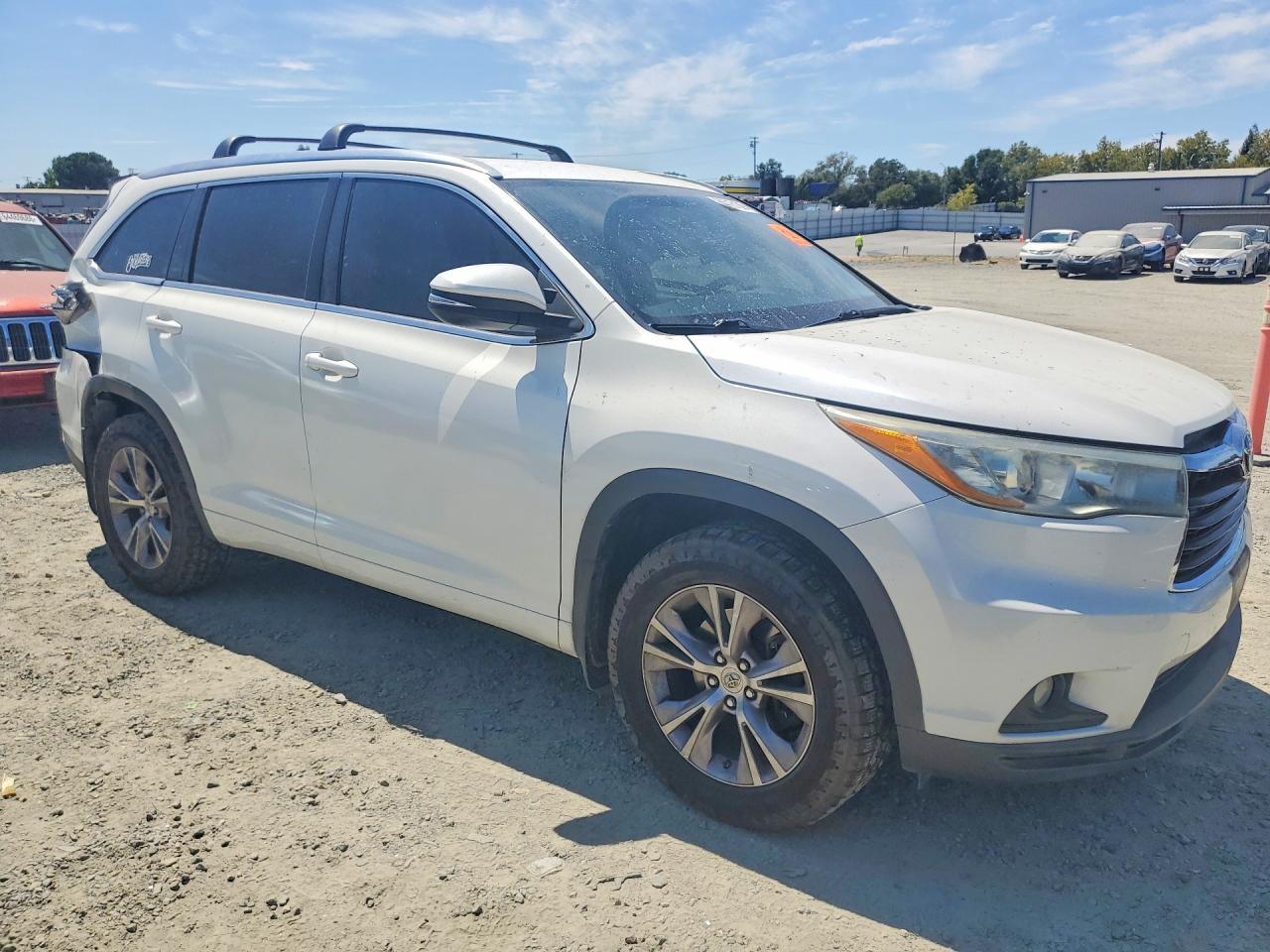 2015 TOYOTA HIGHLANDER XLE — Фото 4 из 12