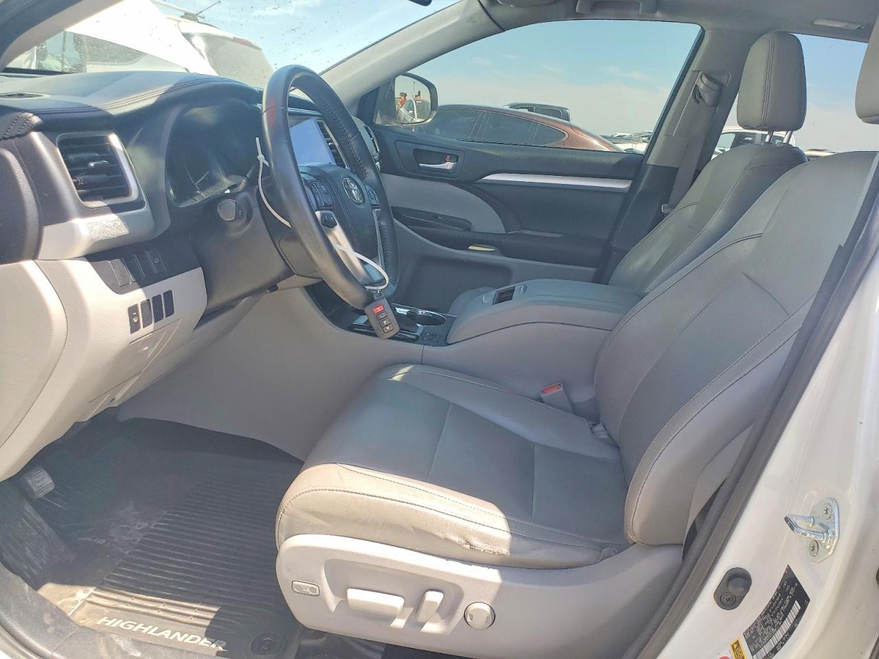 2015 TOYOTA HIGHLANDER XLE — Фото 7 из 12