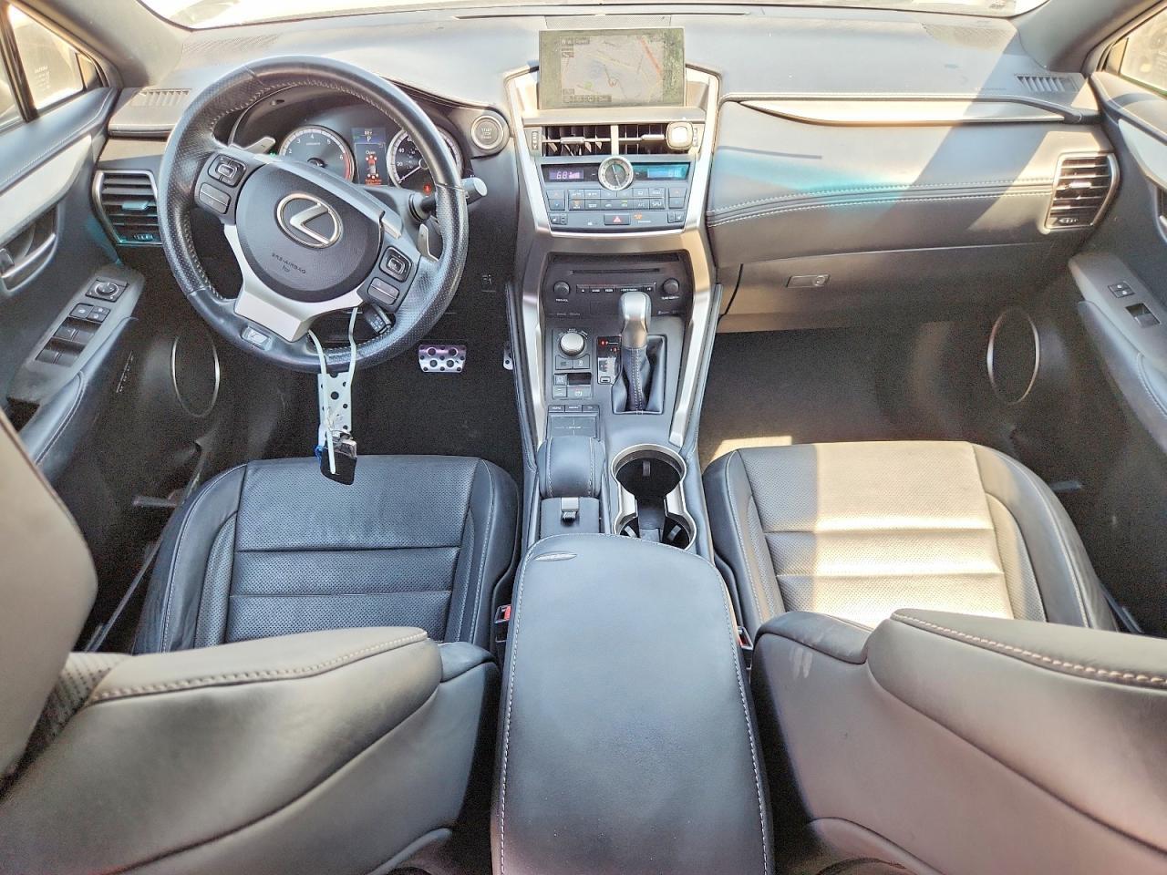 2015 LEXUS NX 200T — Фото 8 из 13