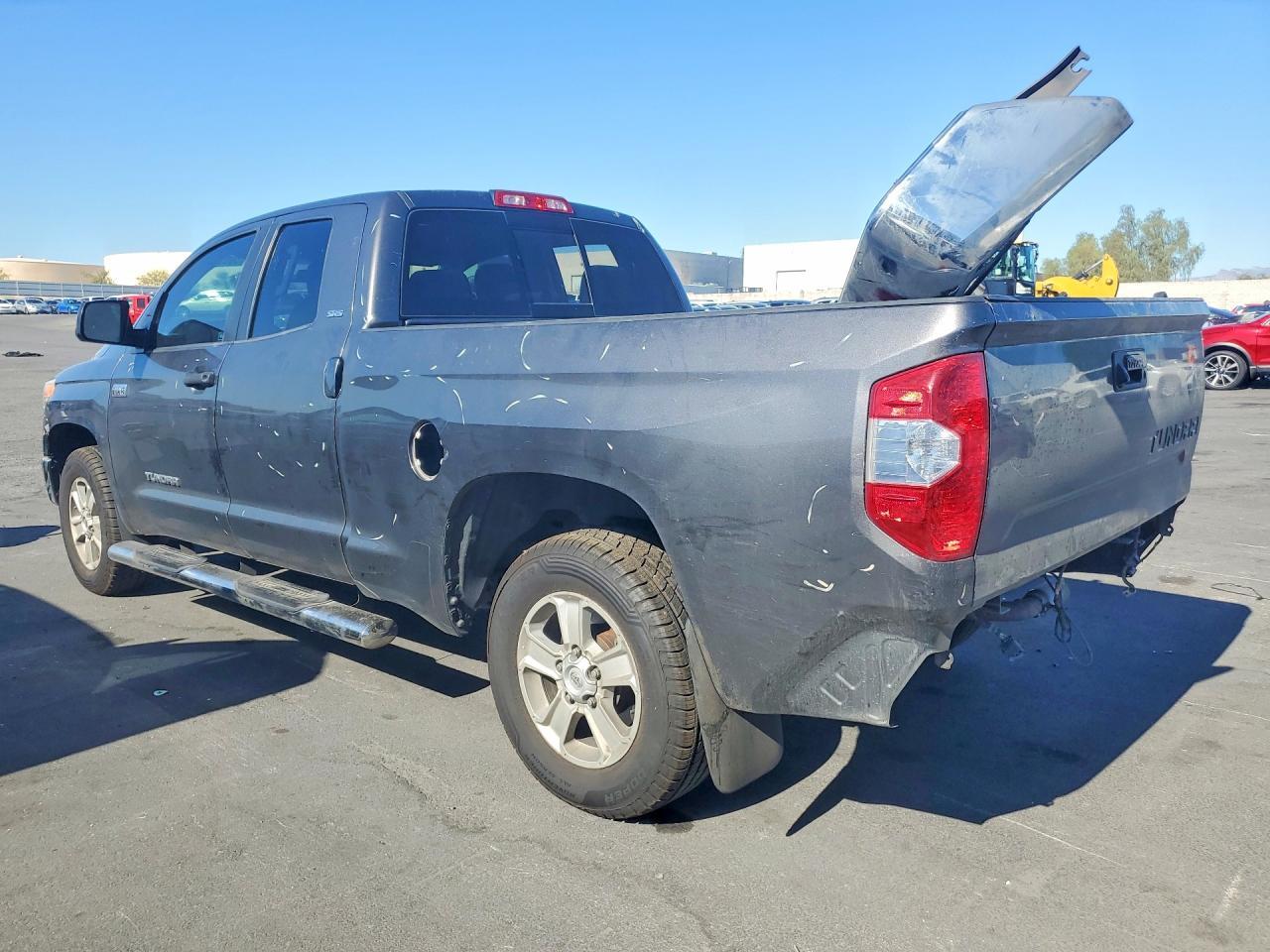 2015 TOYOTA TUNDRA SR5 — Фото 2 из 12