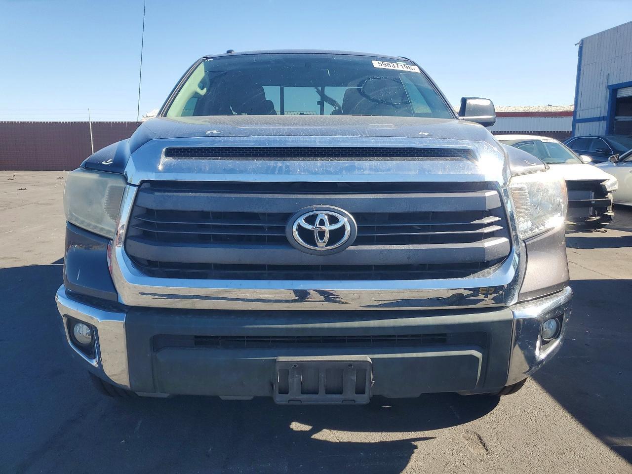 2015 TOYOTA TUNDRA SR5 — Фото 5 из 12