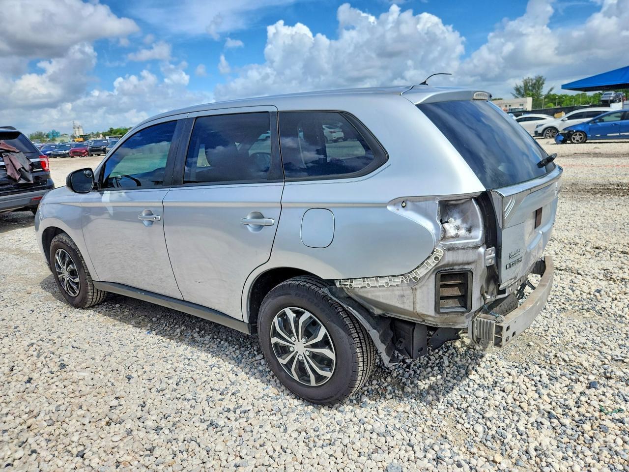 2014 MITSUBISHI OUTLANDER ES — Фото 2 из 14
