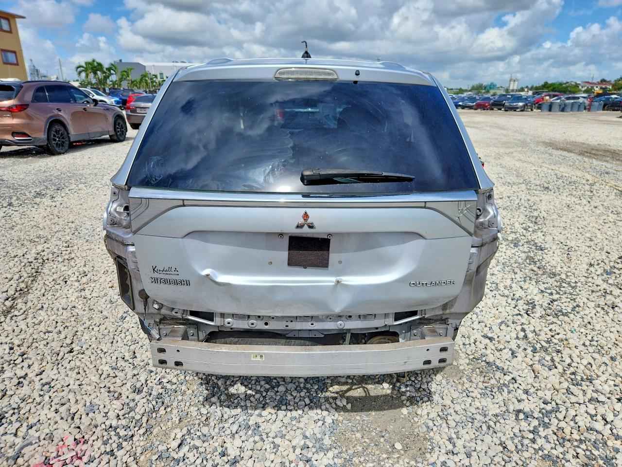 2014 MITSUBISHI OUTLANDER ES — Фото 6 из 14