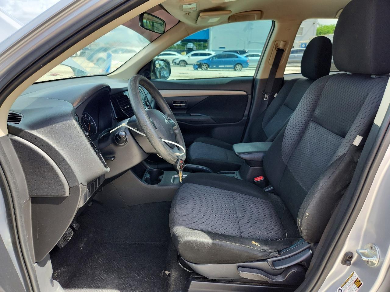 2014 MITSUBISHI OUTLANDER ES — Фото 7 из 14
