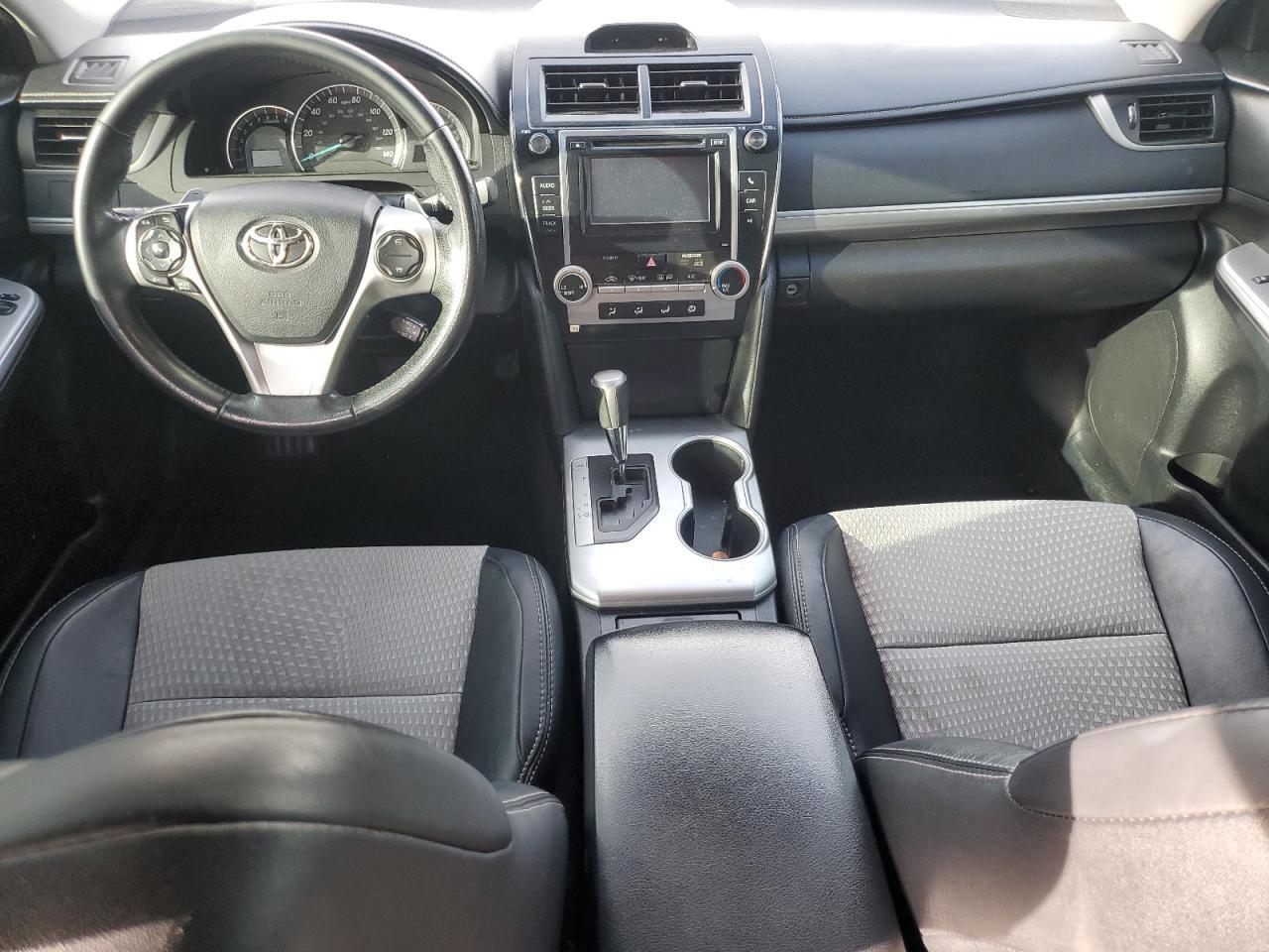 2014 TOYOTA CAMRY L — Фото 8 из 12