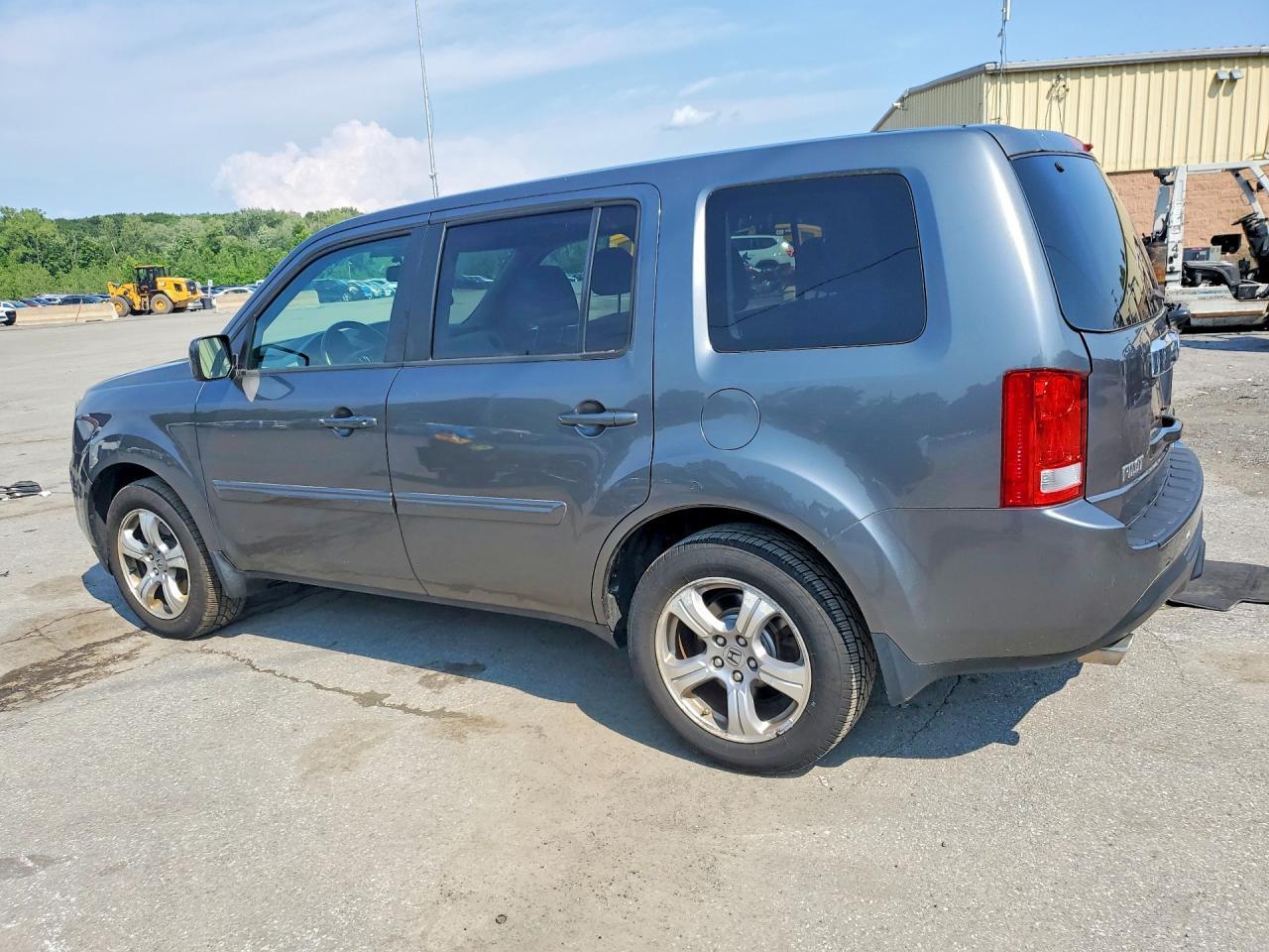 5FNYF4H59DB047026 2013 HONDA PILOT photo no. 2