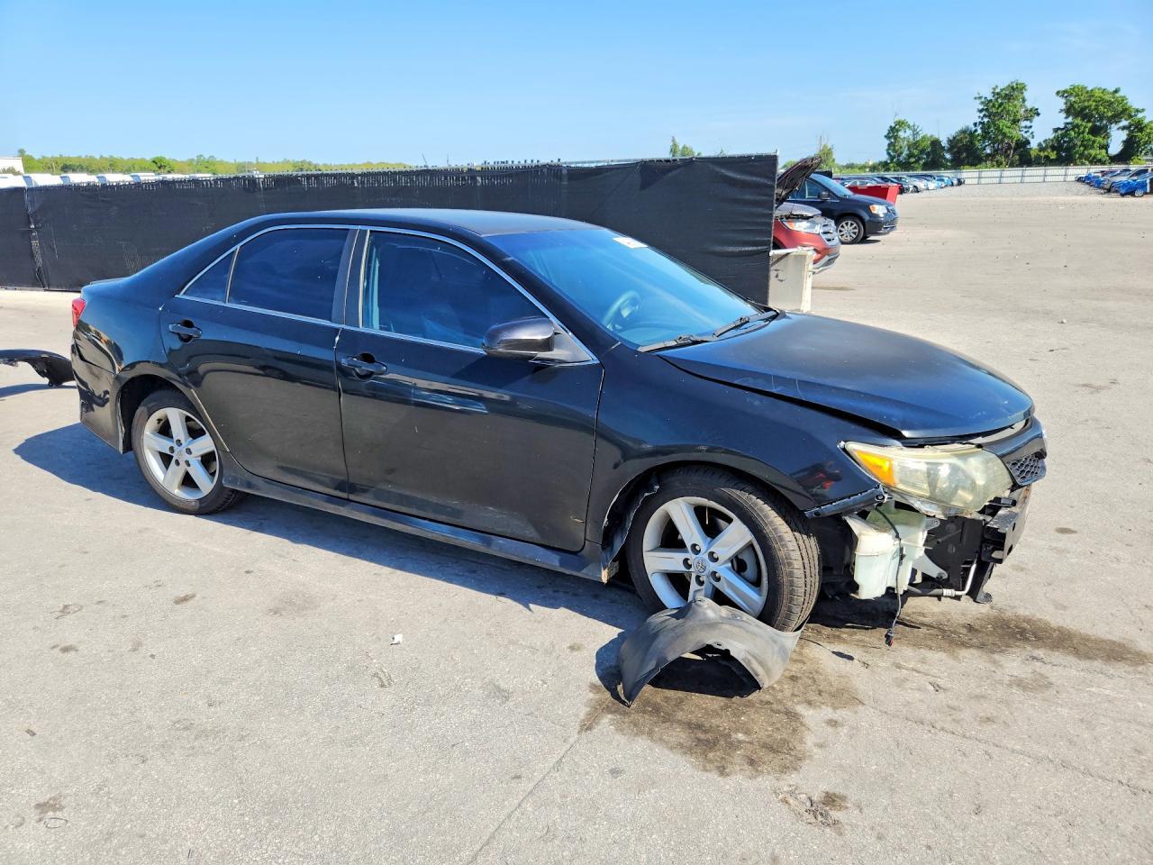 2013 TOYOTA CAMRY SE — Фото 4 из 13