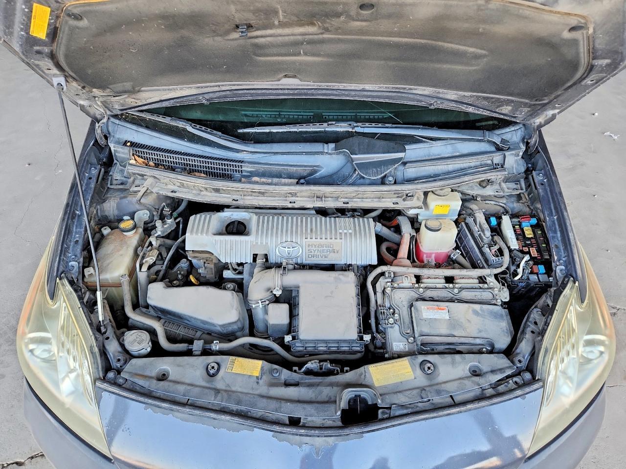 2013 TOYOTA PRIUS TWO — Фото 11 из 12