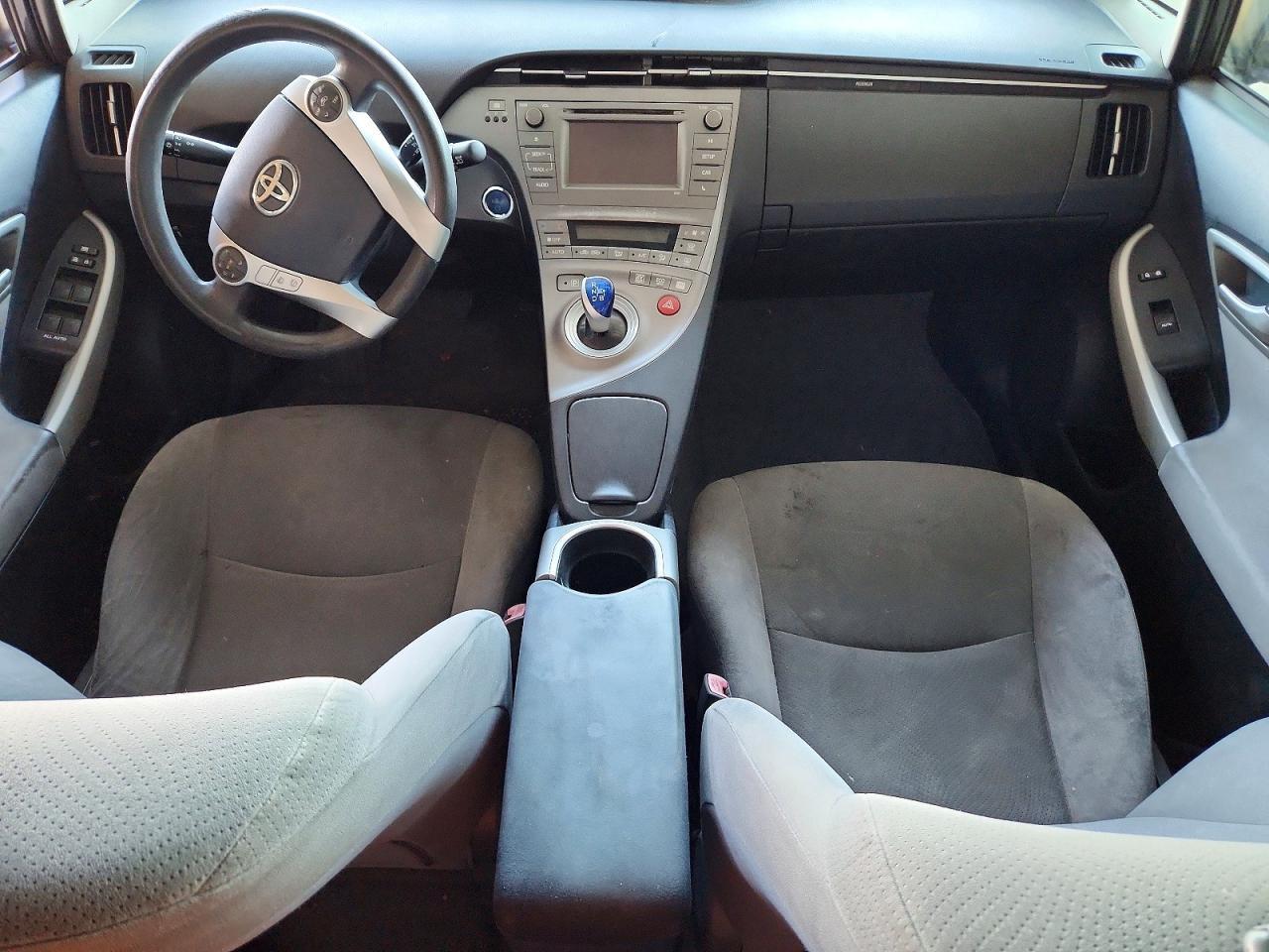 2013 TOYOTA PRIUS TWO — Фото 8 из 12