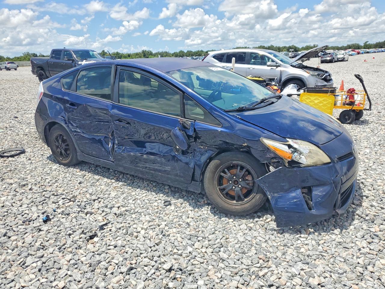 2012 TOYOTA PRIUS TWO — Фото 4 из 12