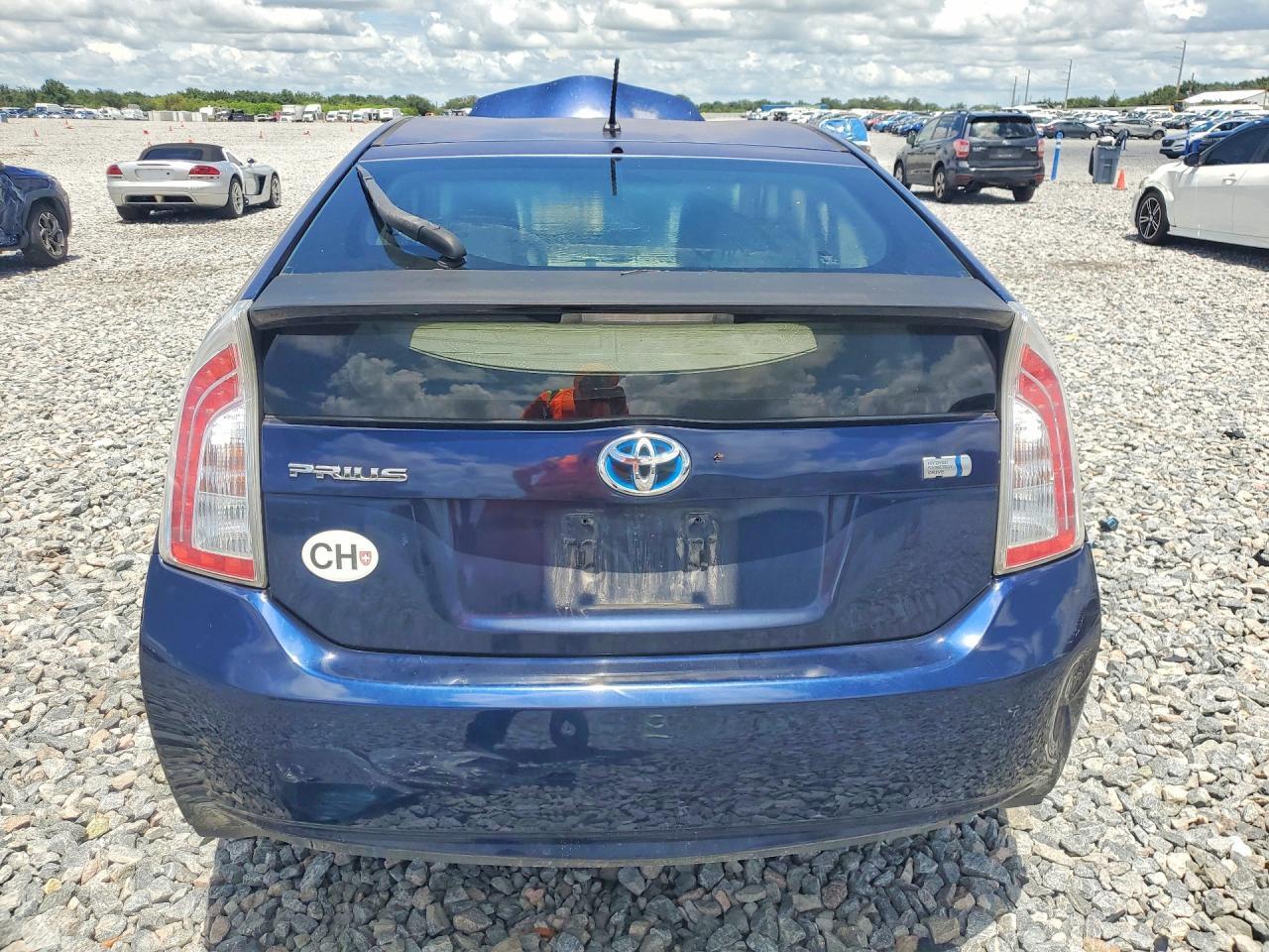 2012 TOYOTA PRIUS TWO — Фото 6 из 12