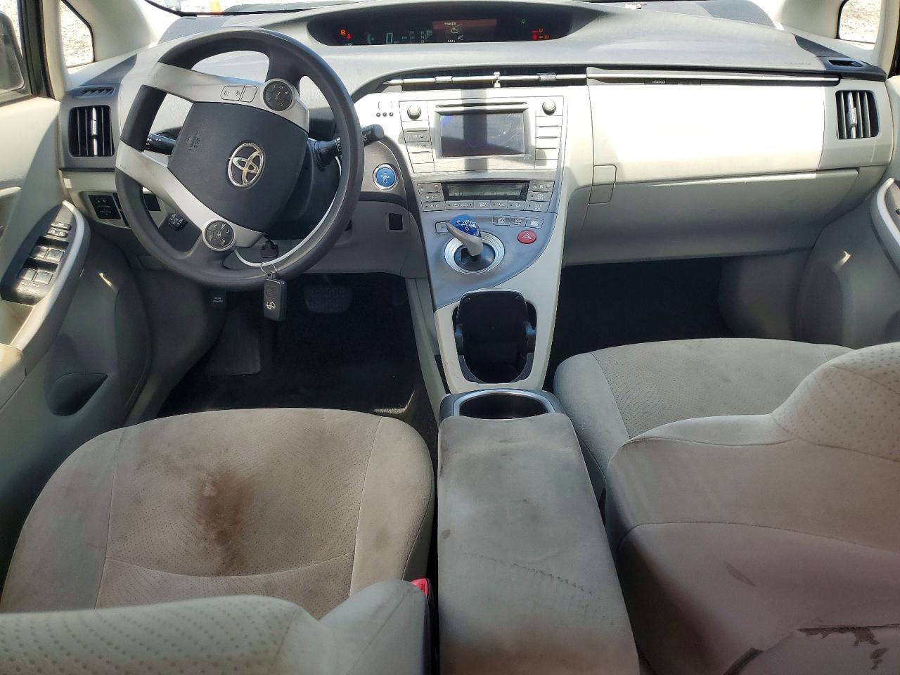 2012 TOYOTA PRIUS TWO — Фото 8 из 12