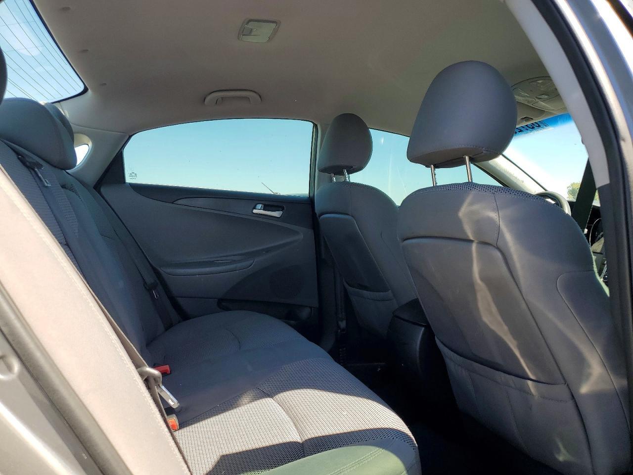 2012 HYUNDAI SONATA GLS — Фото 10 из 12