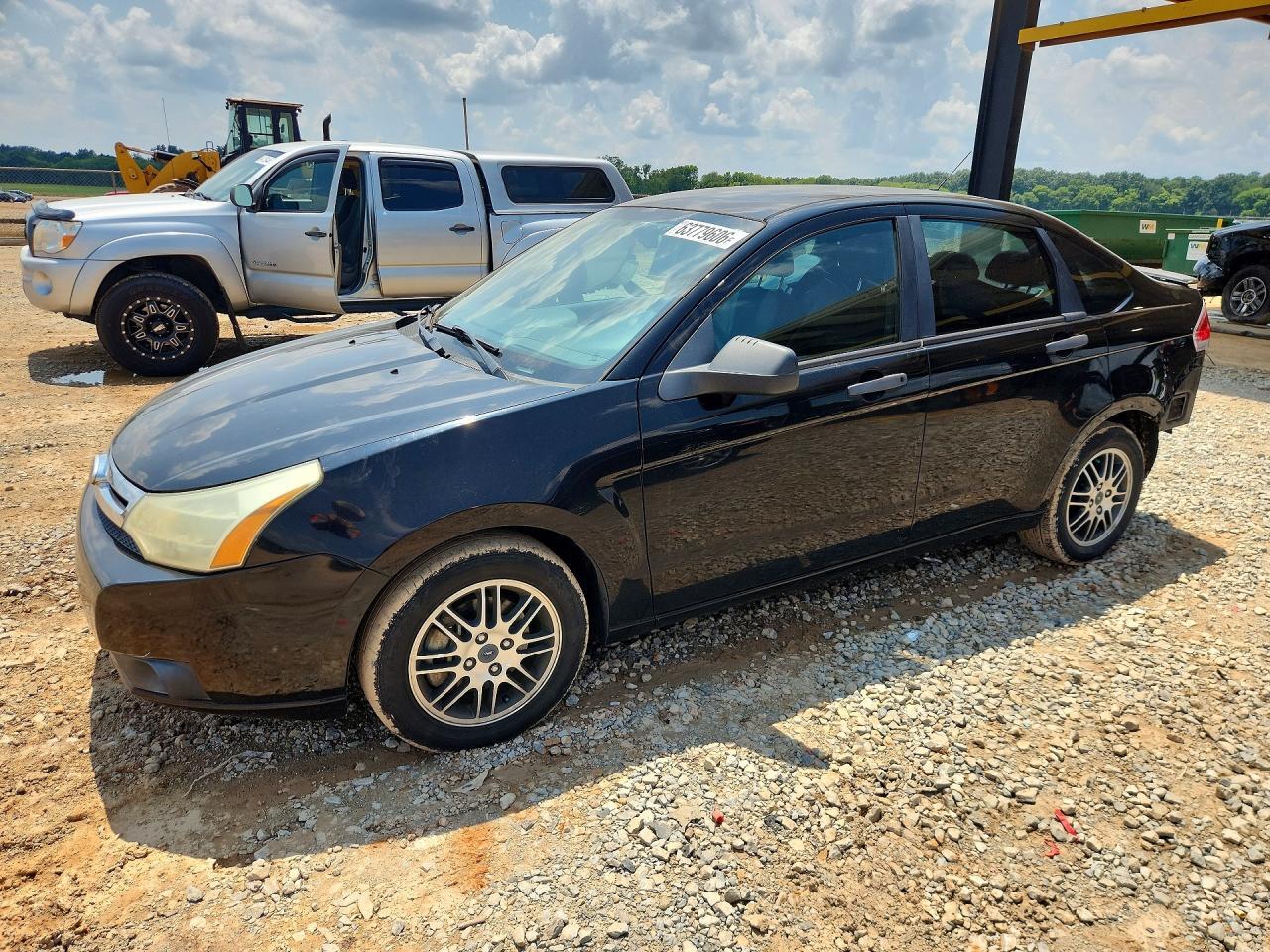 1FAHP3FN9BW105189 2011 FORD FOCUS photo no. 1