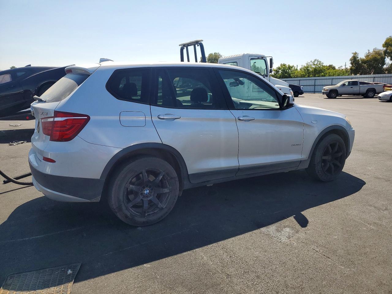 2011 BMW X3 XDRIVE28I — Фото 3 из 12