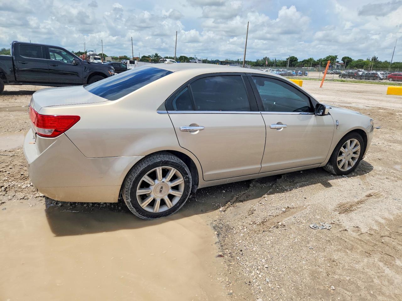 2010 LINCOLN MKZ — Фото 3 из 12