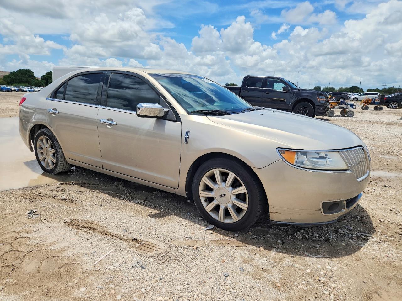 2010 LINCOLN MKZ — Фото 4 из 12