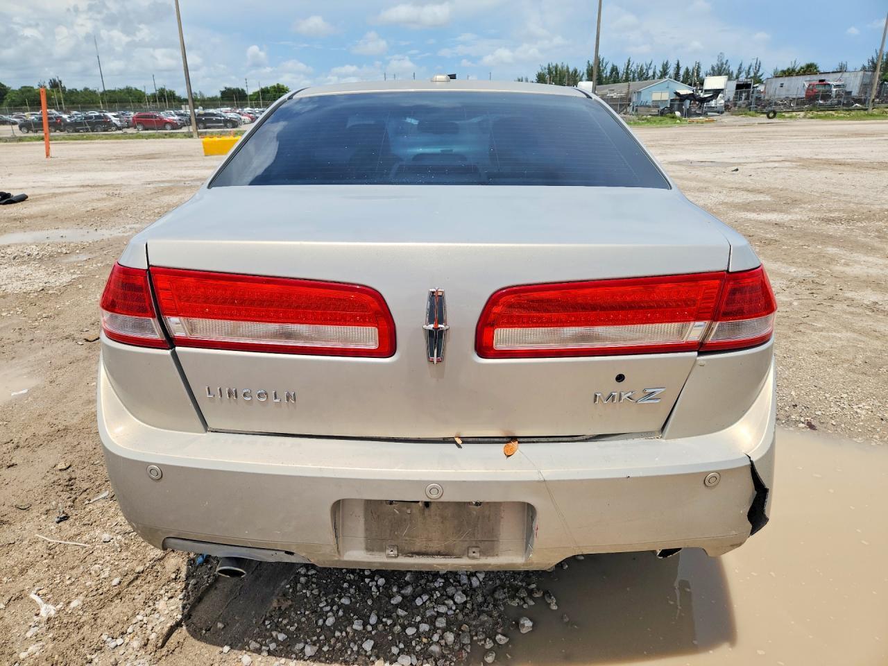 2010 LINCOLN MKZ — Фото 6 из 12