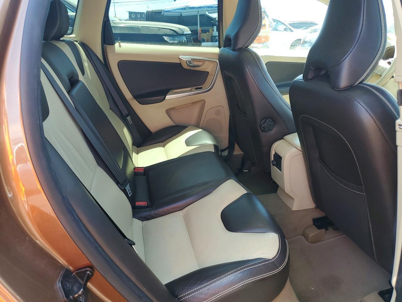 2010 VOLVO XC60 T6 — Фото 11 из 13