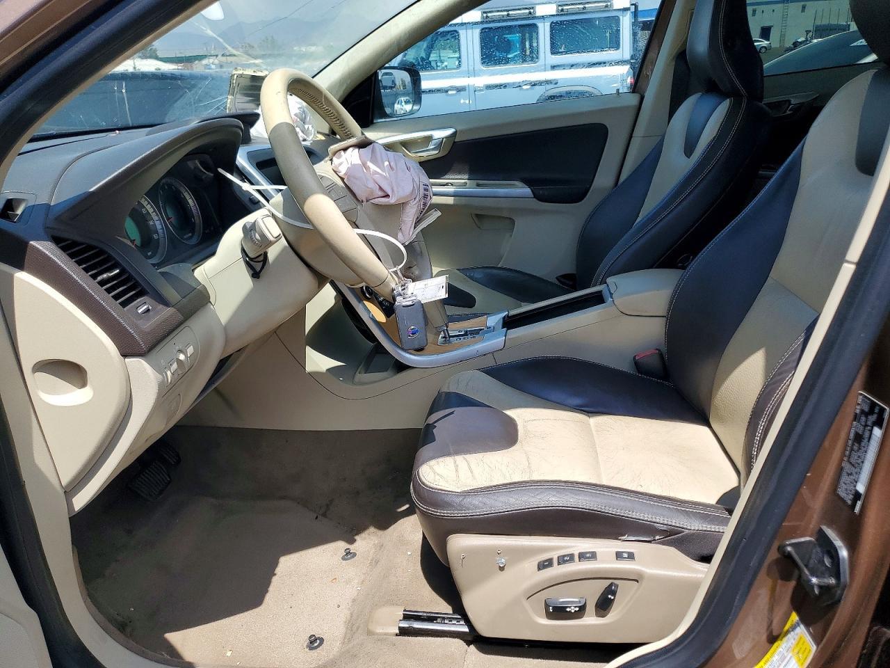 2010 VOLVO XC60 T6 — Фото 7 из 13