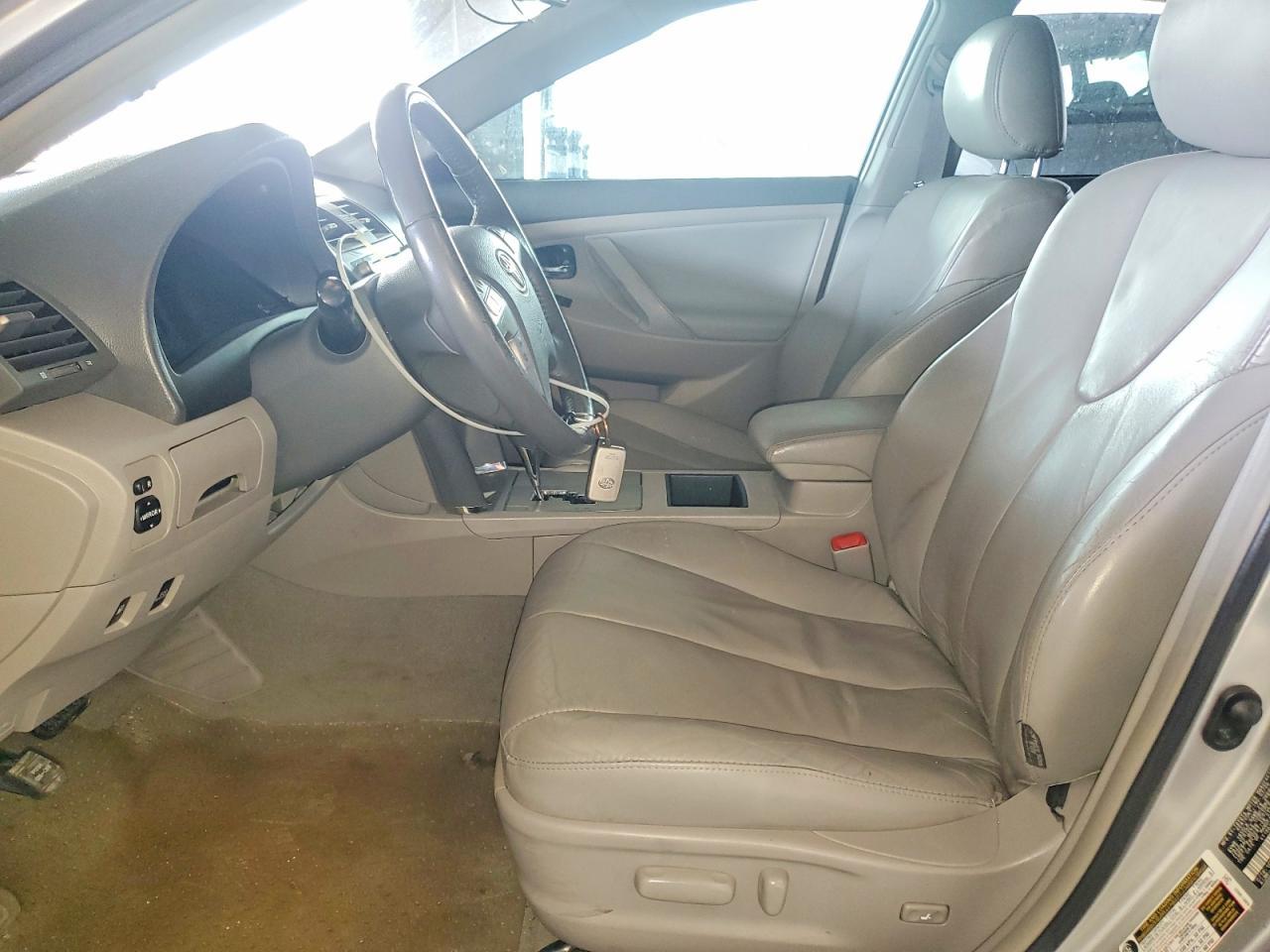 2009 TOYOTA CAMRY HYBRID — Фото 7 из 12