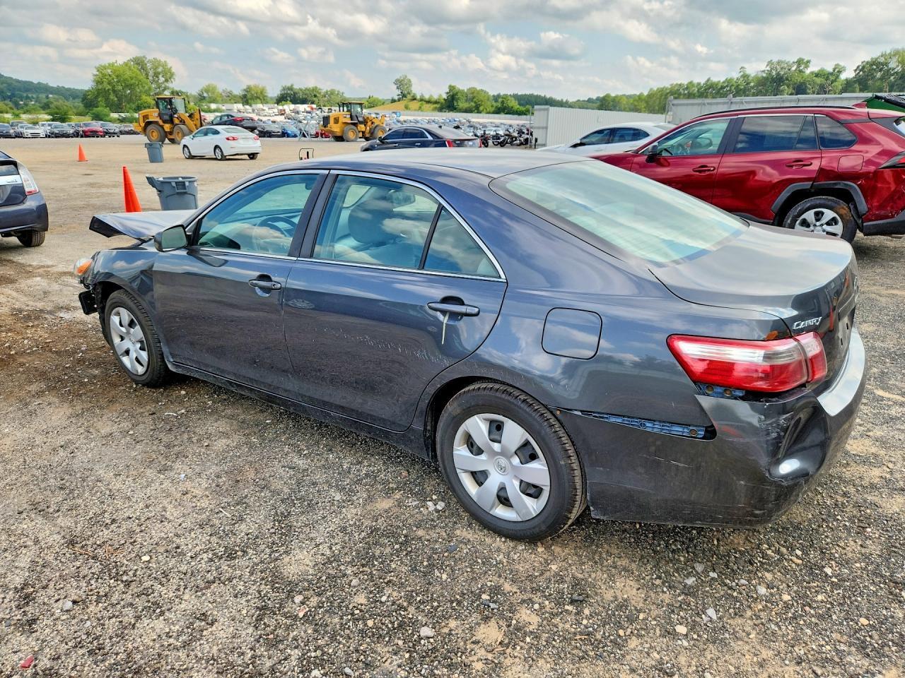 2007 TOYOTA CAMRY LE — Фото 2 из 13
