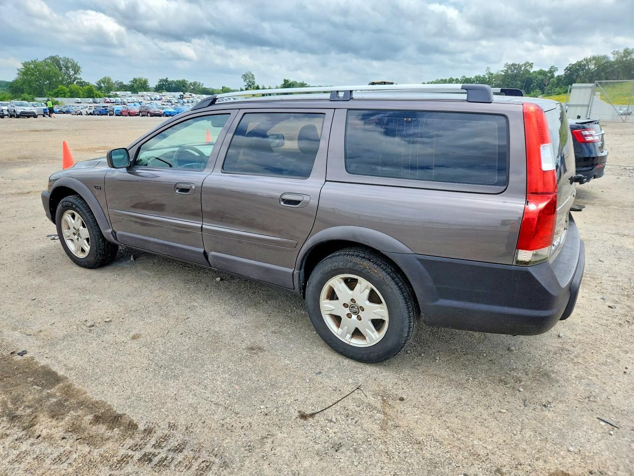 2005 VOLVO XC70 — Фото 2 из 12