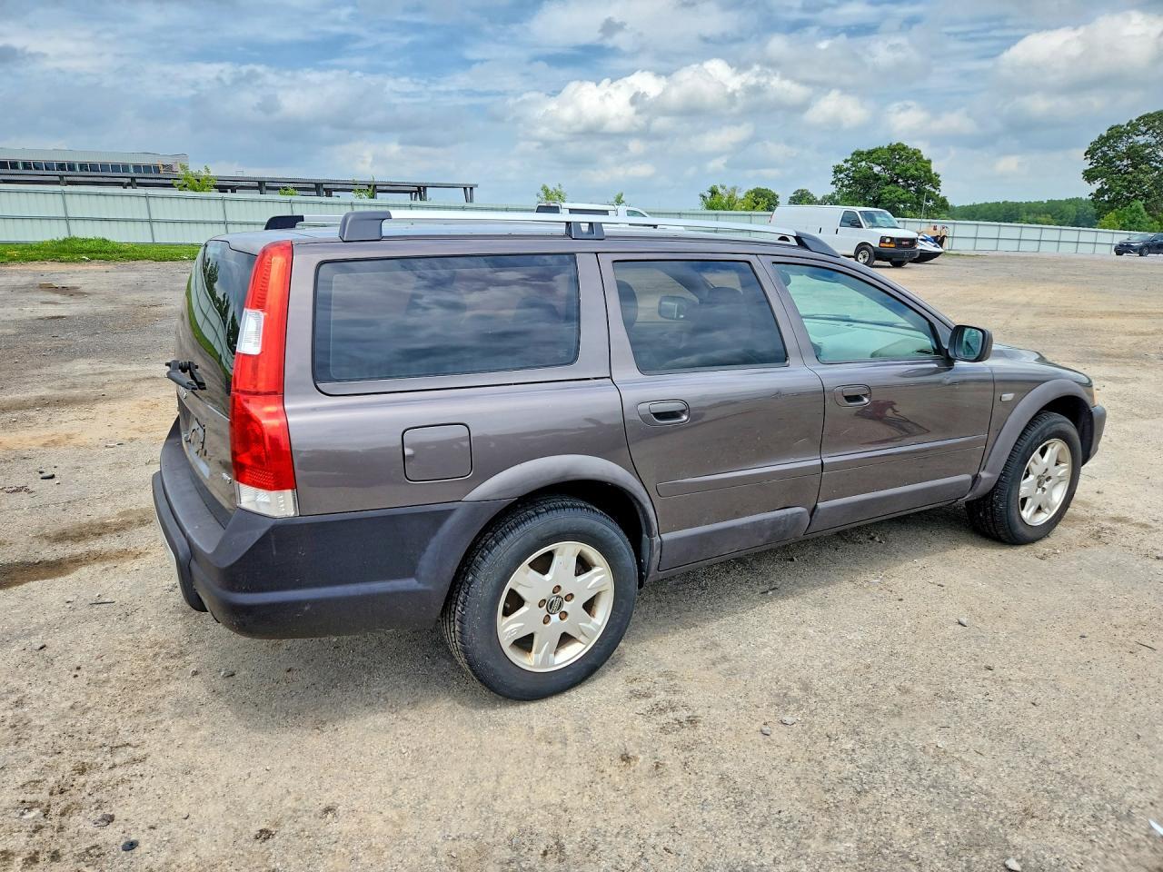 2005 VOLVO XC70 — Фото 3 из 12