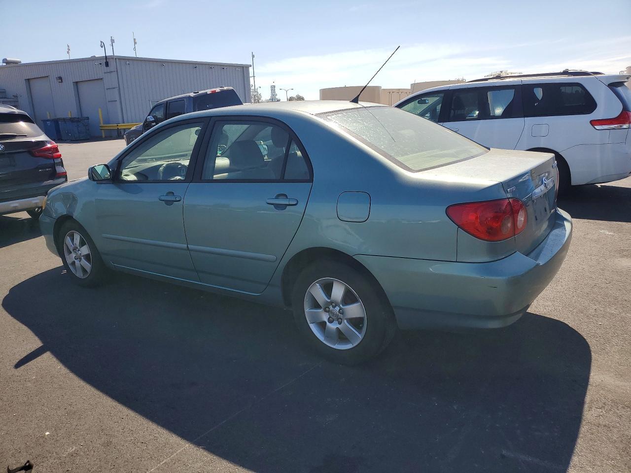 2005 TOYOTA COROLLA LE — Фото 2 из 12