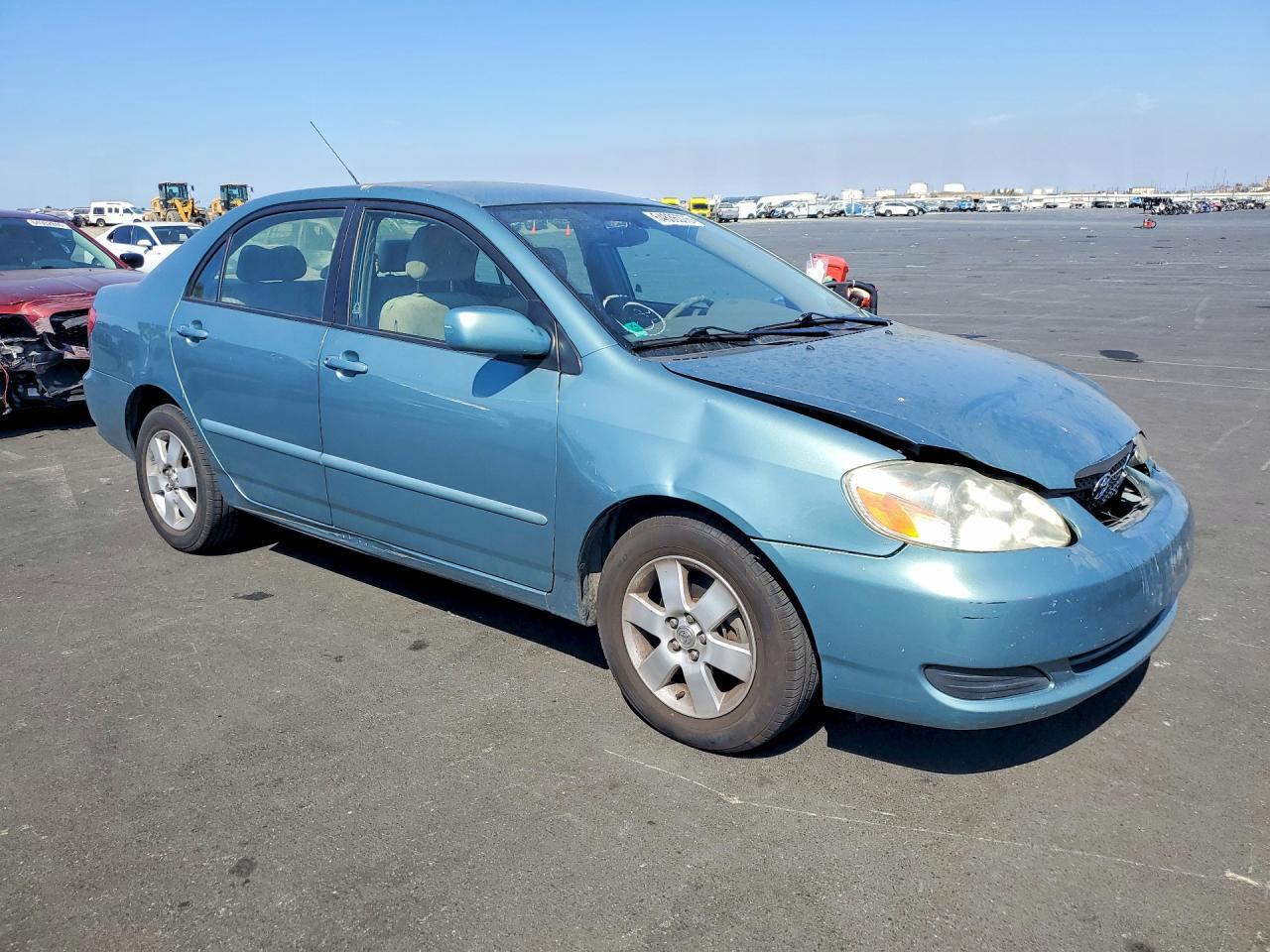 2005 TOYOTA COROLLA LE — Фото 4 из 12