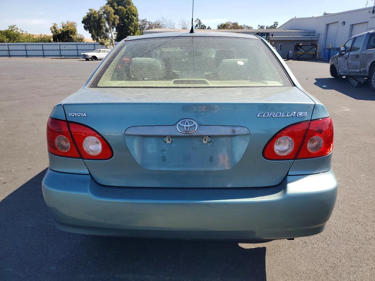 2005 TOYOTA COROLLA LE — Фото 6 из 12